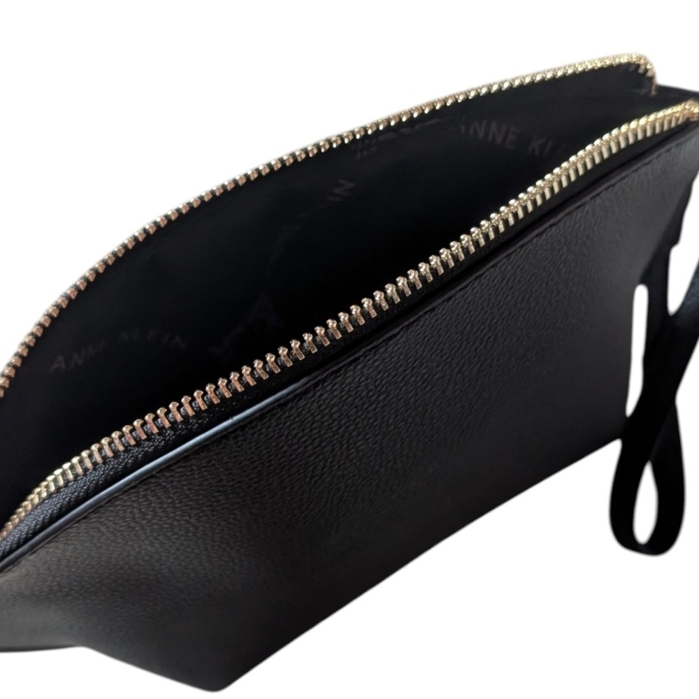 🎀Anne Klein Black Wristlet Clutch - Picture 2 of 3
